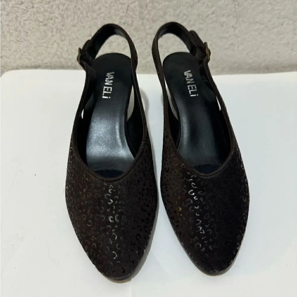 Vaneli Kandis on dark Brown Leopard Print Slingbacks size 7N